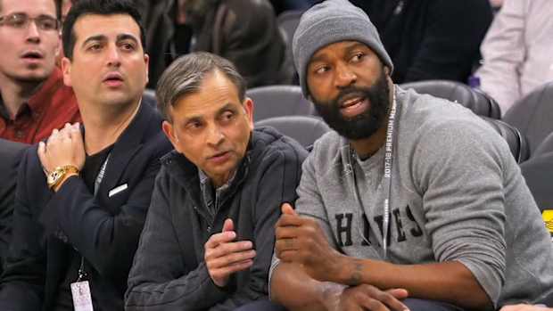 Baron Davis with Sacramento Kings majority owner Vivek Ranadvie